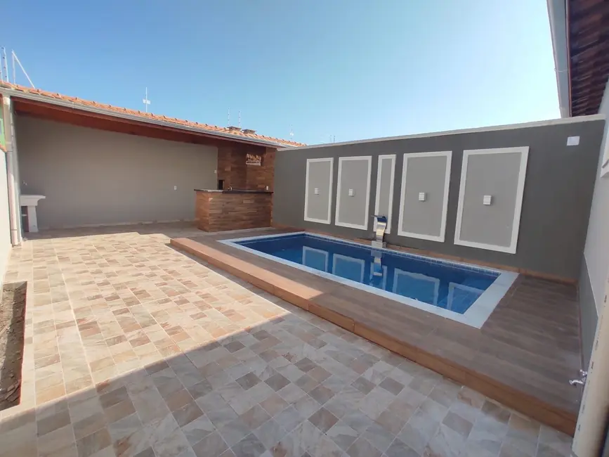 Foto 2 de Casa com 2 quartos à venda, 87m2 em Itanhaem - SP