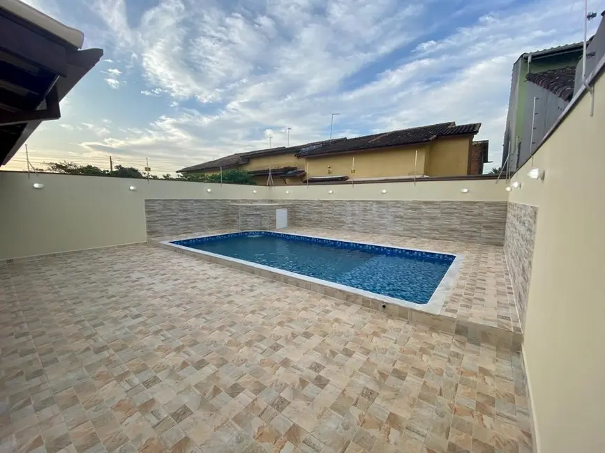 Foto 2 de Casa com 3 quartos à venda, 120m2 em Itanhaem - SP