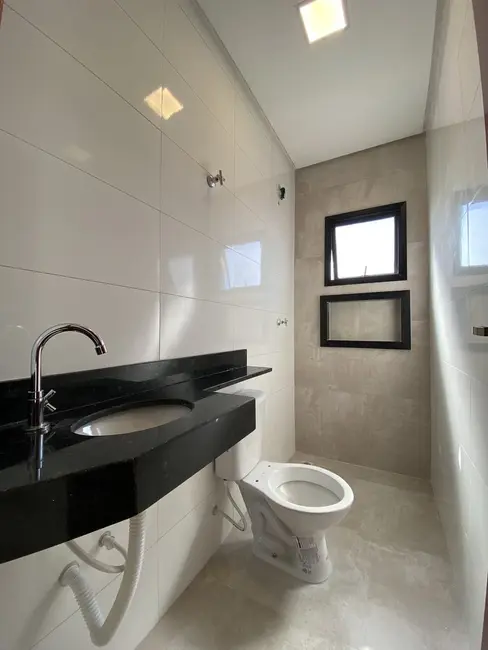 Casa com 2 quartos à venda, 52m2 em Guilhermina, Praia Grande - SP - imagem 2 Foto 2 de Casa com 2 quartos à venda, 52m2 em Guilhermina, Praia Grande - SP