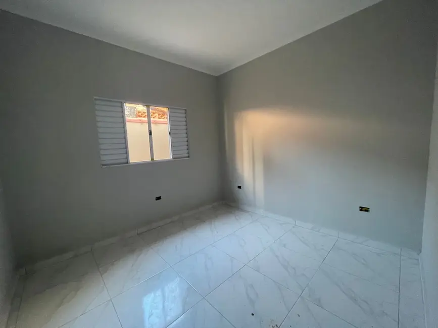 Foto 6 de Casa com 2 quartos à venda, 88m2 em Mongagua - SP