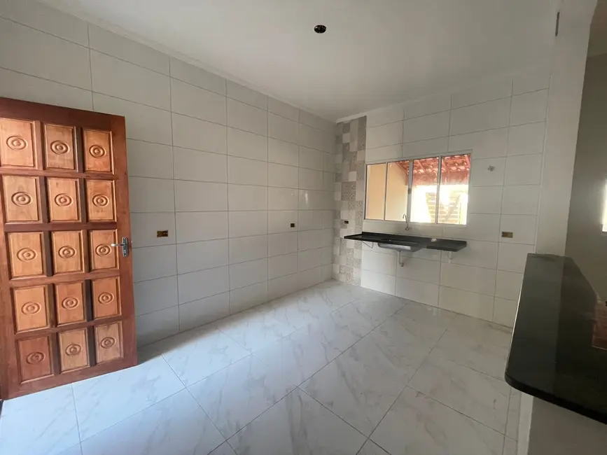 Foto 8 de Casa com 2 quartos à venda, 88m2 em Mongagua - SP