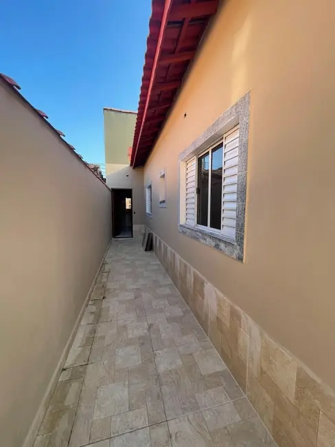 Foto 3 de Casa com 2 quartos à venda, 88m2 em Mongagua - SP