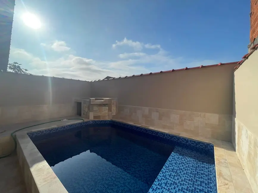 Foto 1 de Casa com 2 quartos à venda, 88m2 em Mongagua - SP