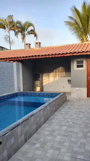 Foto 1 de Casa com 2 quartos à venda, 70m2 em Mongagua - SP