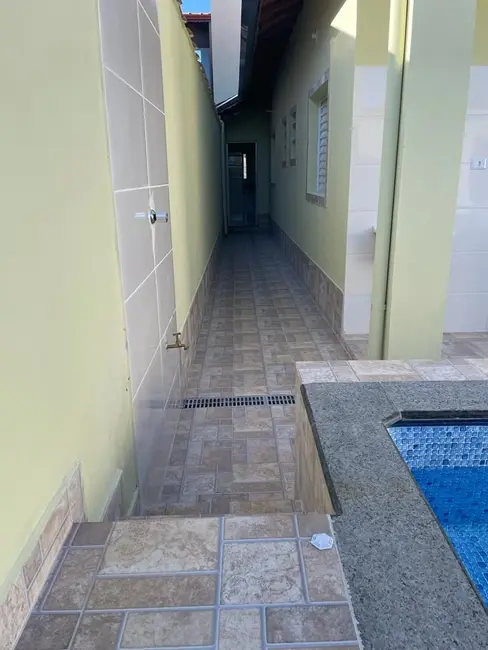 Foto 3 de Casa com 2 quartos à venda, 91m2 em Mongagua - SP