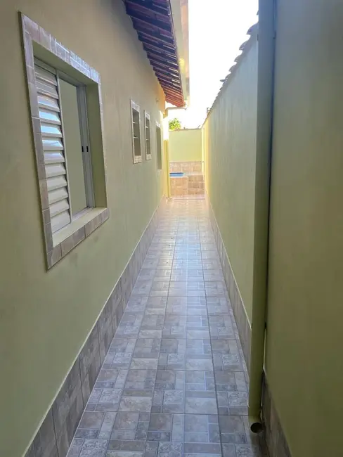 Foto 5 de Casa com 2 quartos à venda, 91m2 em Mongagua - SP