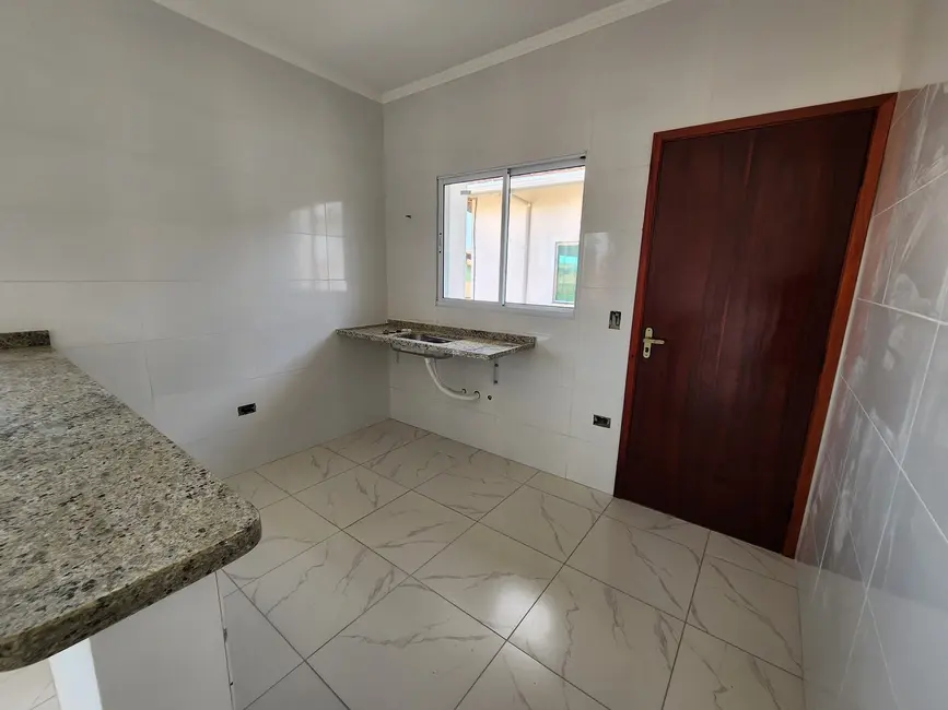 Foto 8 de Casa com 2 quartos à venda, 66m2 em Itanhaem - SP