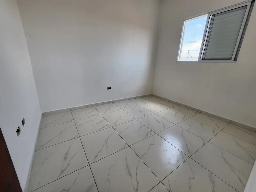 Foto 2 de Casa com 2 quartos à venda, 66m2 em Itanhaem - SP