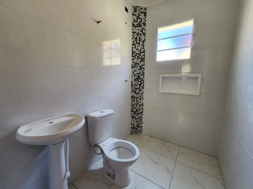 Foto 6 de Casa com 2 quartos à venda, 75m2 em Itanhaem - SP