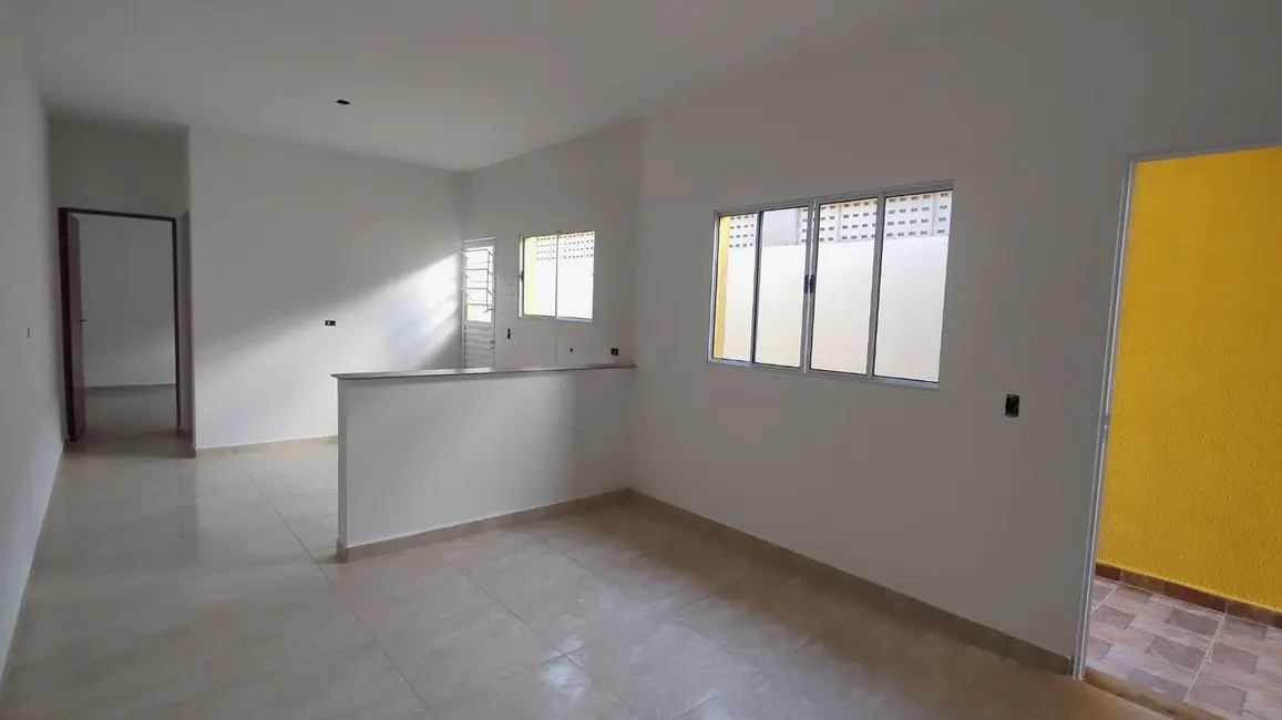 Casa com 2 quartos à venda, 60m2 em Itanhaem - SP - imagem 2 Foto 2 de Casa com 2 quartos à venda, 60m2 em Itanhaem - SP