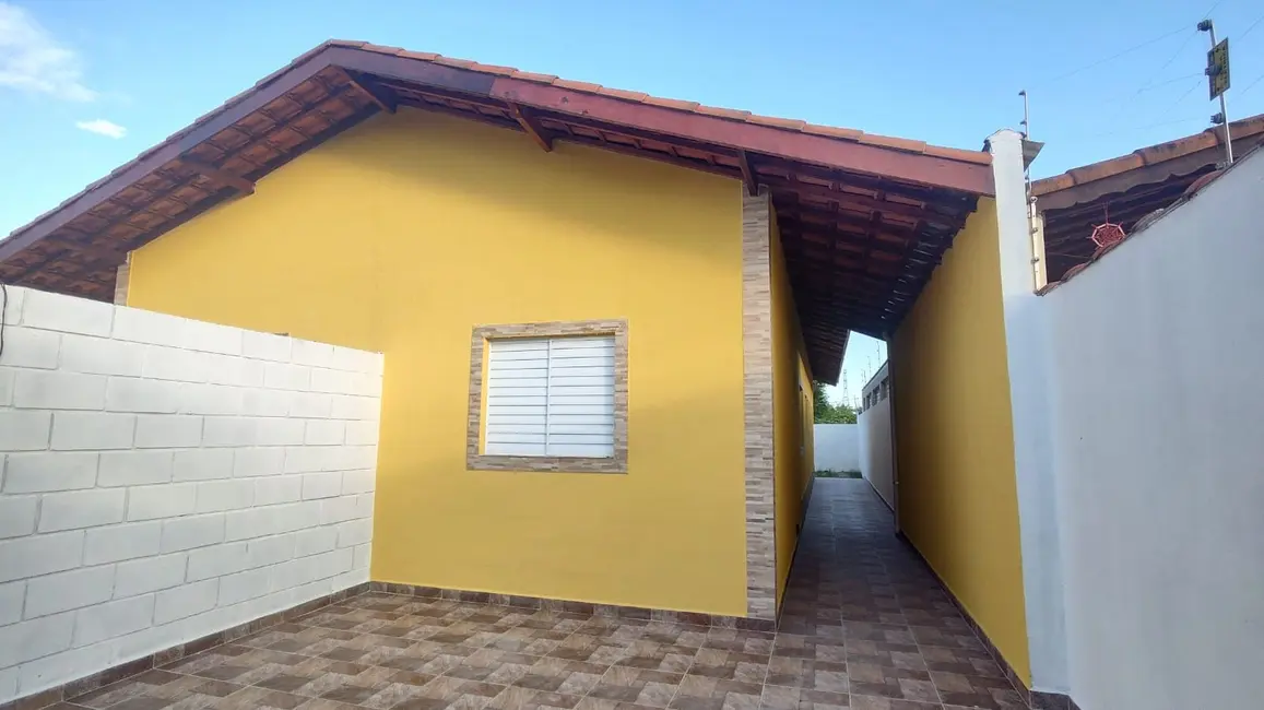 Casa com 2 quartos à venda, 60m2 em Itanhaem - SP - imagem 1 Foto 1 de Casa com 2 quartos à venda, 60m2 em Itanhaem - SP