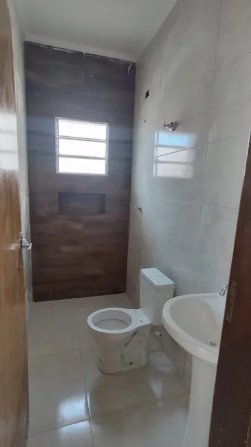 Foto 2 de Casa com 2 quartos à venda, 90m2 em Mongagua - SP