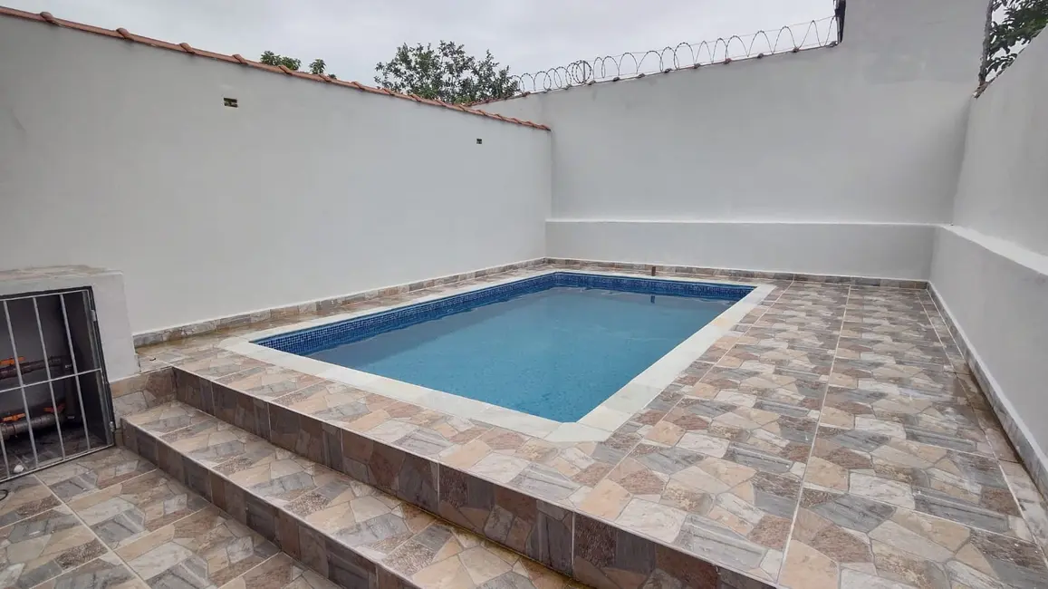 Foto 8 de Casa com 2 quartos à venda, 90m2 em Mongagua - SP