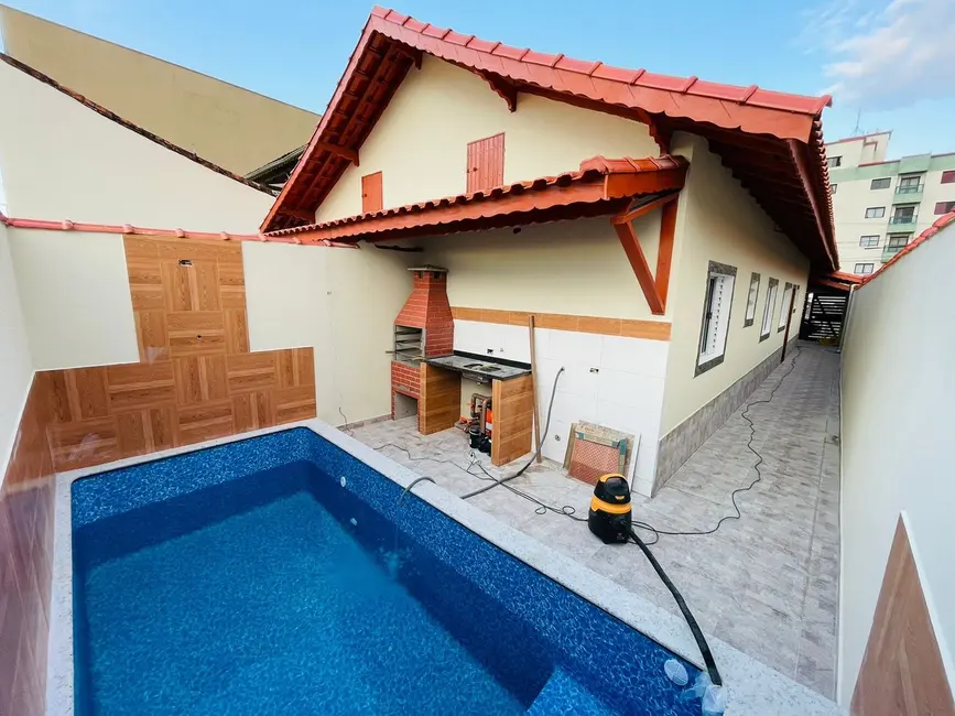 Foto 2 de Casa com 2 quartos à venda, 77m2 em Mongagua - SP