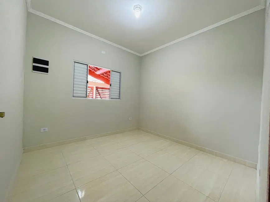 Foto 9 de Casa com 2 quartos à venda, 77m2 em Mongagua - SP