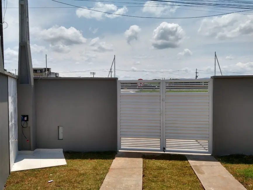 Casa com 2 quartos à venda, 58m2 em Itanhaem - SP - imagem 2 Foto 2 de Casa com 2 quartos à venda, 58m2 em Itanhaem - SP