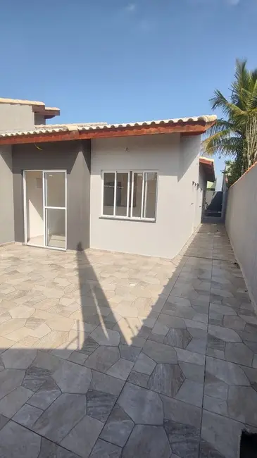 Foto 1 de Casa com 2 quartos à venda, 60m2 em Itanhaem - SP