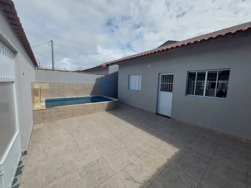 Foto 3 de Casa com 2 quartos à venda, 68m2 em Mongagua - SP