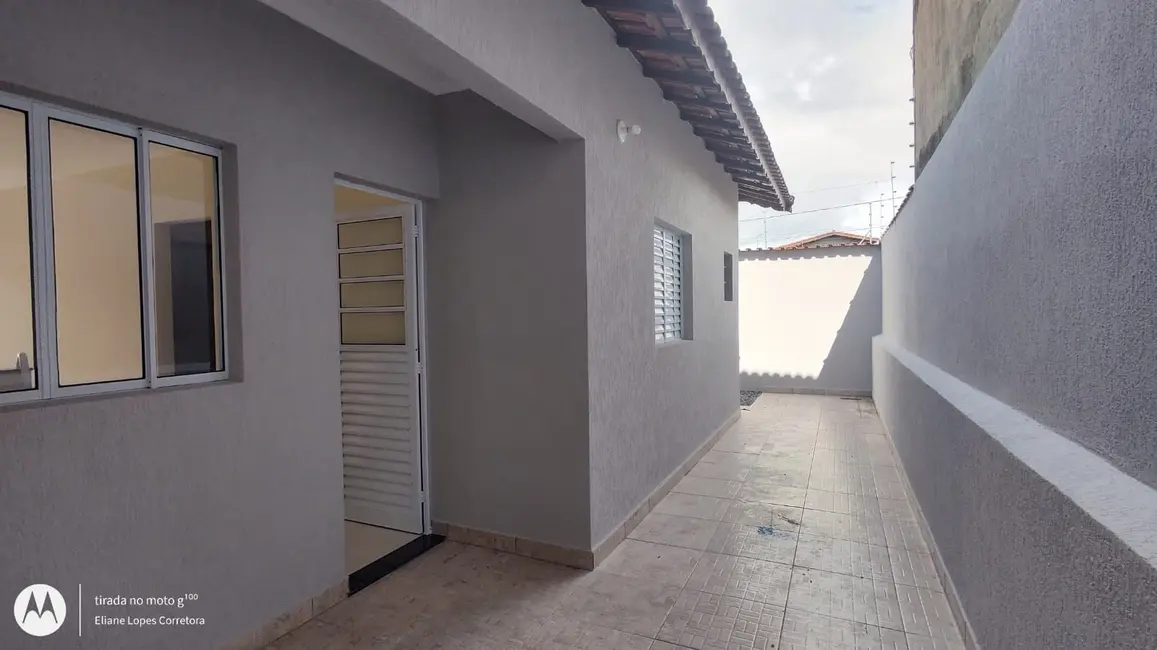 Foto 2 de Casa com 2 quartos à venda, 68m2 em Mongagua - SP