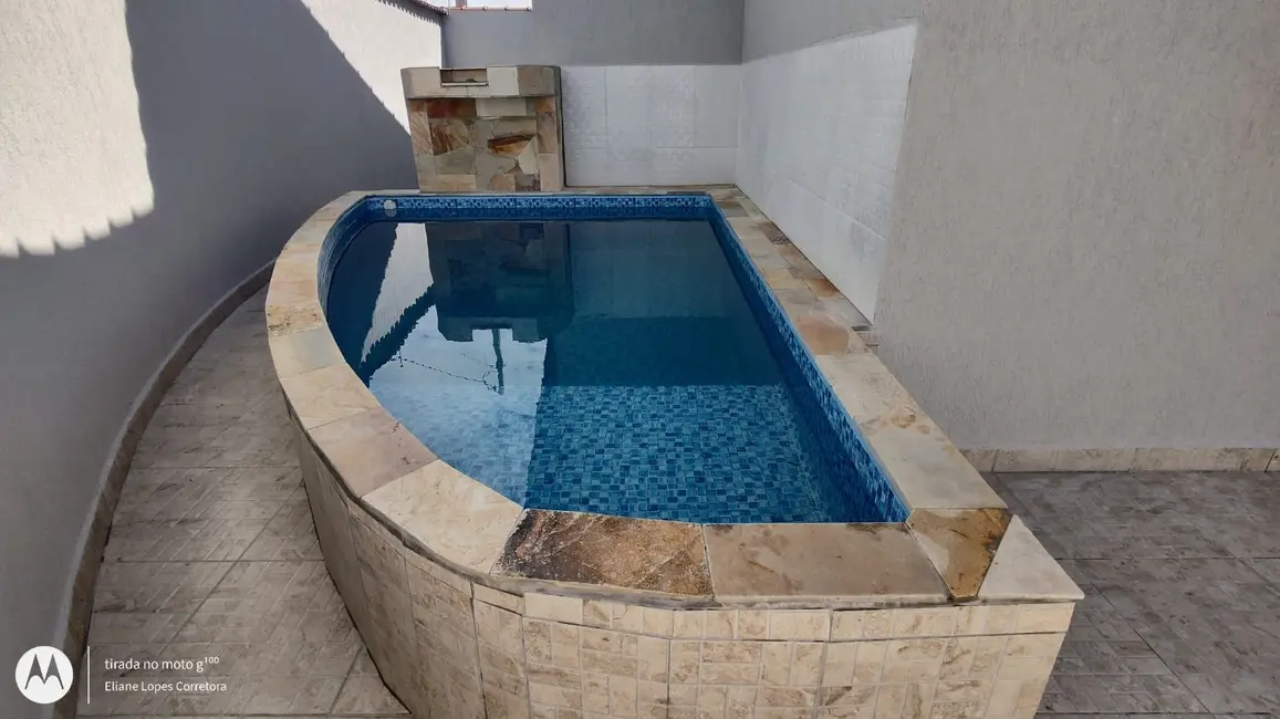 Foto 3 de Casa com 2 quartos à venda, 68m2 em Mongagua - SP