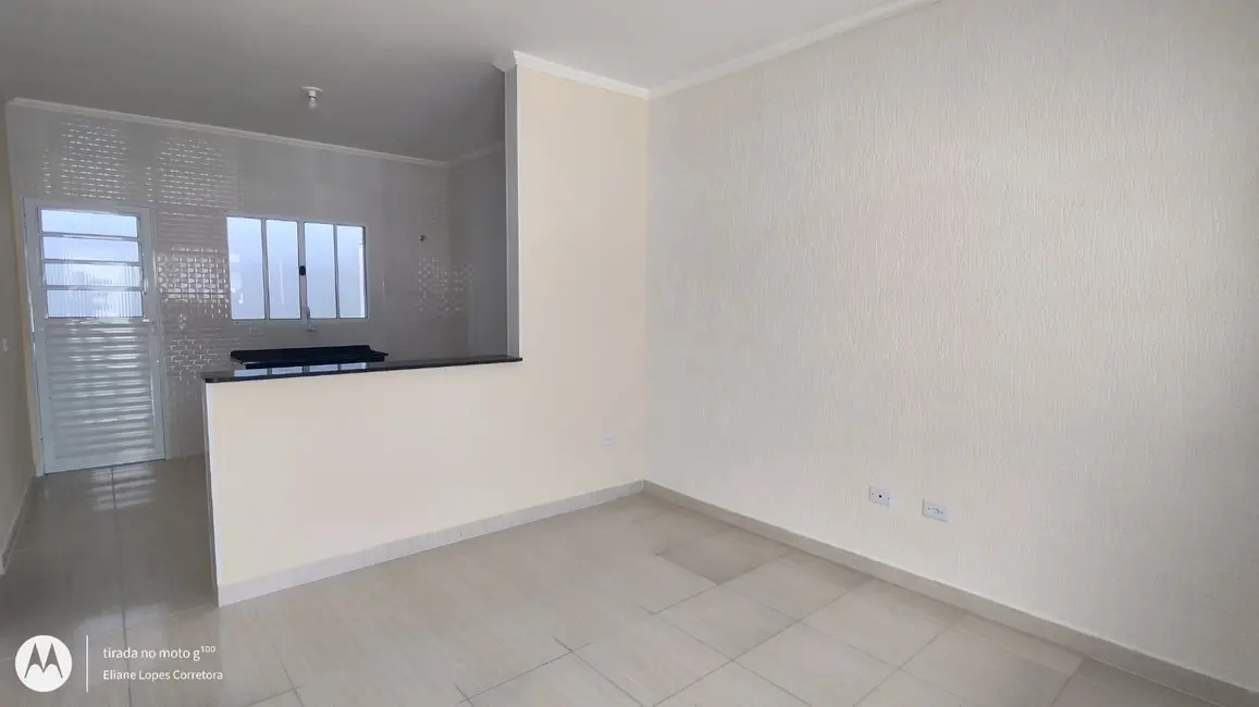 Foto 8 de Casa com 2 quartos à venda, 68m2 em Mongagua - SP