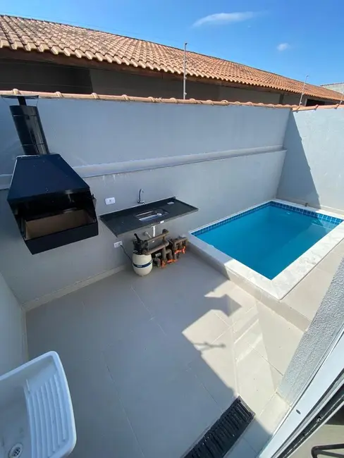 Foto 1 de Casa de Condomínio com 2 quartos à venda, 47m2 em Itanhaem - SP