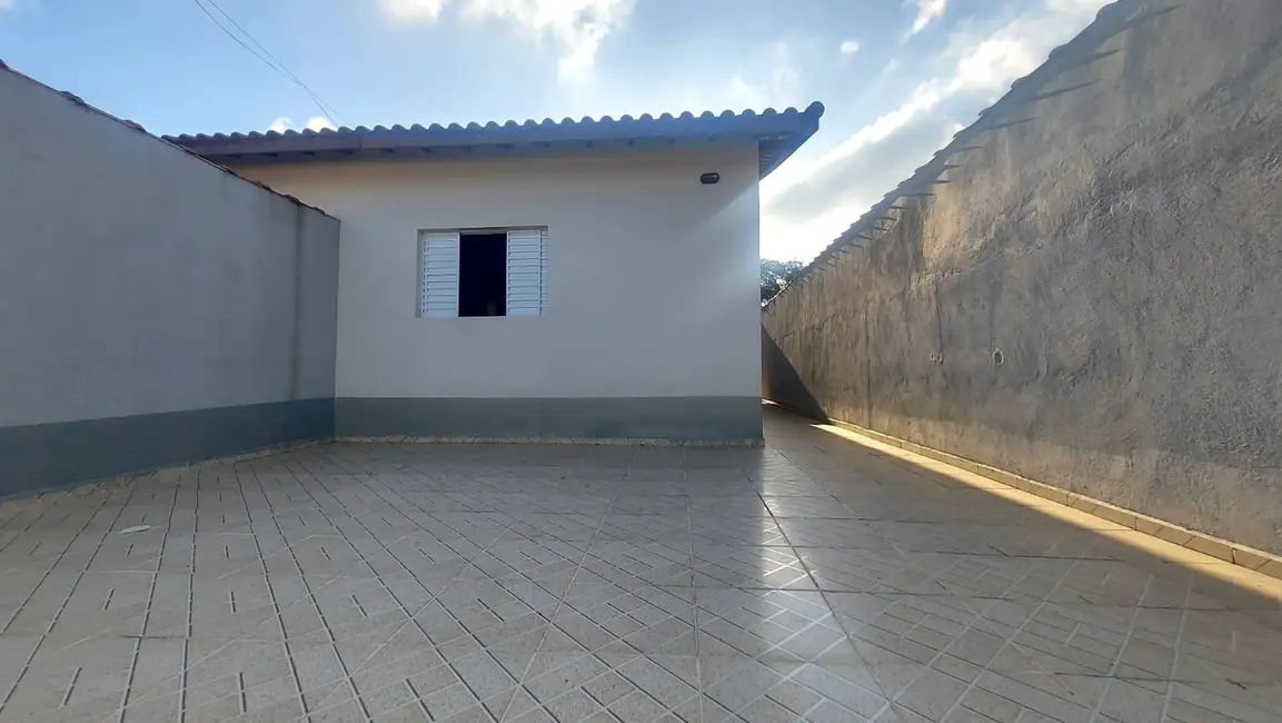 Foto 1 de Casa com 2 quartos à venda, 80m2 em Itanhaem - SP