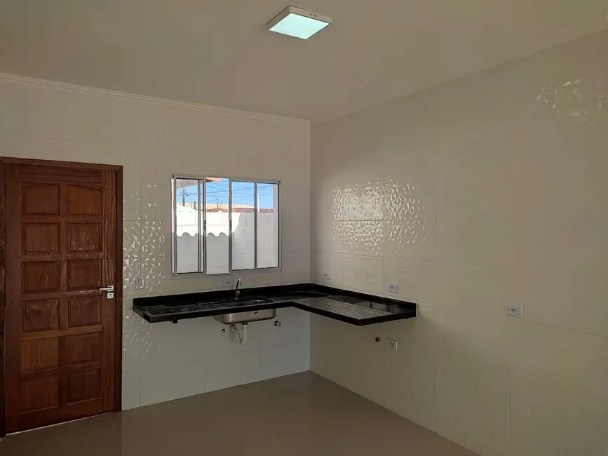Foto 8 de Casa com 2 quartos à venda, 82m2 em Itanhaem - SP