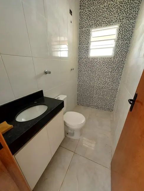 Foto 3 de Casa com 2 quartos à venda, 67m2 em Itanhaem - SP