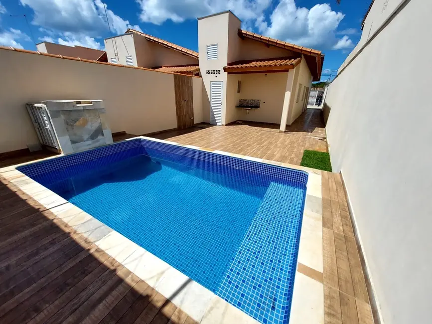 Foto 1 de Casa com 2 quartos à venda, 67m2 em Itanhaem - SP