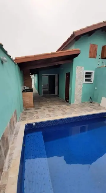 Foto 1 de Casa com 2 quartos à venda, 67m2 em Itanhaem - SP