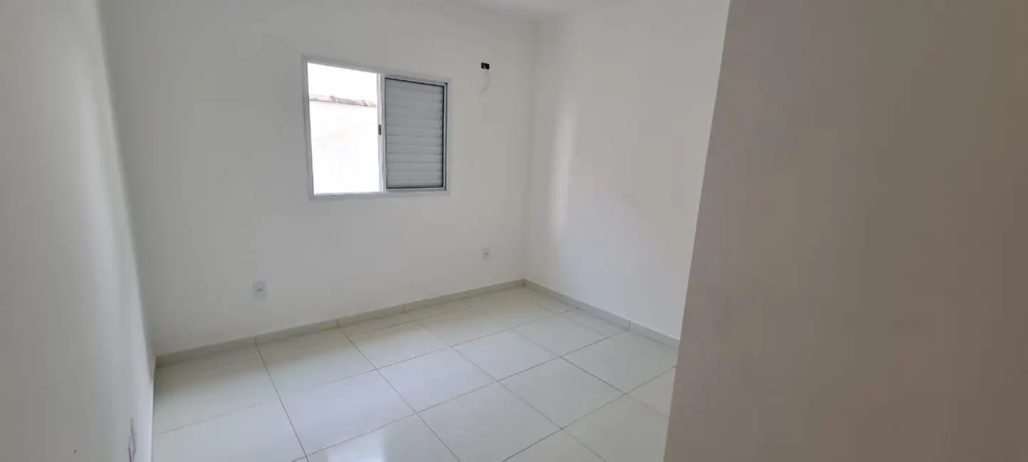 Foto 8 de Casa com 2 quartos à venda, 86m2 em Itanhaem - SP