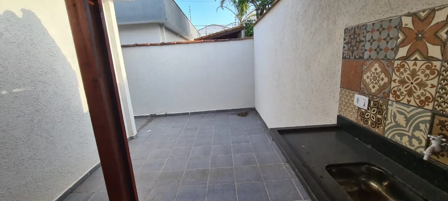 Foto 3 de Casa com 2 quartos à venda, 86m2 em Itanhaem - SP