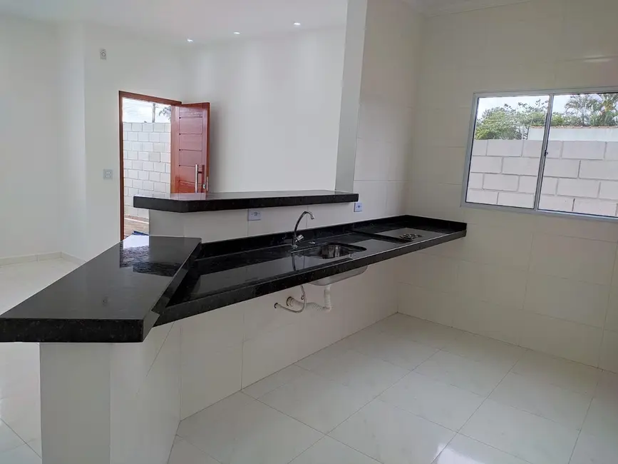 Foto 5 de Casa com 2 quartos à venda, 75m2 em Itanhaem - SP