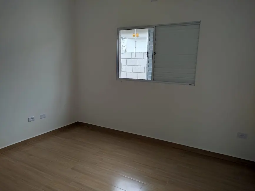 Foto 4 de Casa com 2 quartos à venda, 75m2 em Itanhaem - SP