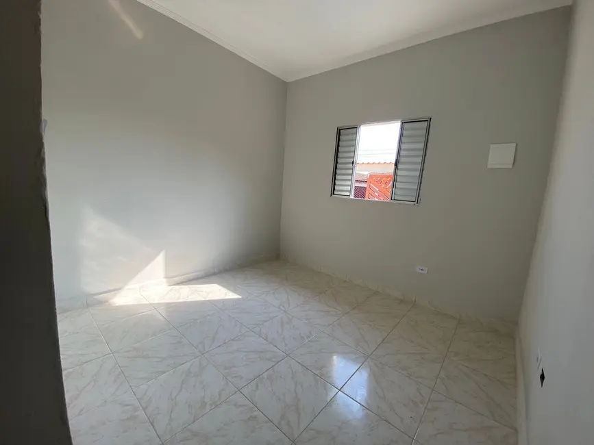 Foto 9 de Casa com 2 quartos à venda, 70m2 em Mongagua - SP