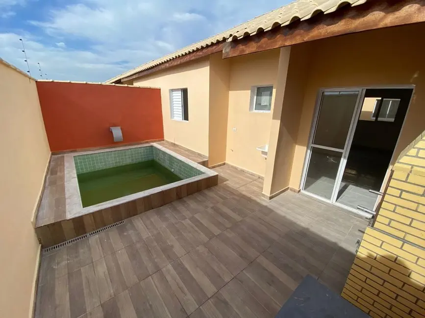 Foto 1 de Casa com 2 quartos à venda, 80m2 em Itanhaem - SP