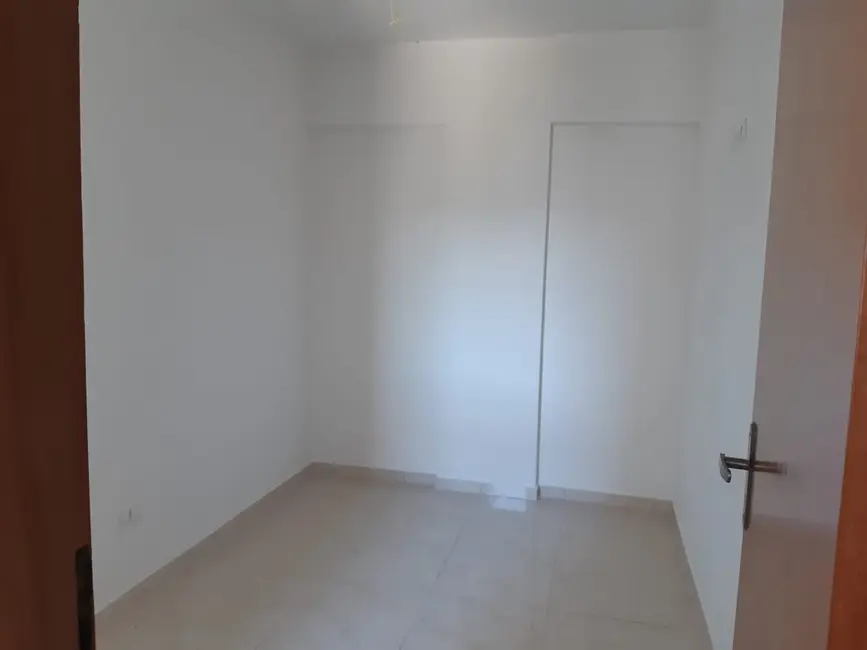 Foto 3 de Apartamento com 2 quartos à venda, 46m2 em Vila Voturua, Sao Vicente - SP