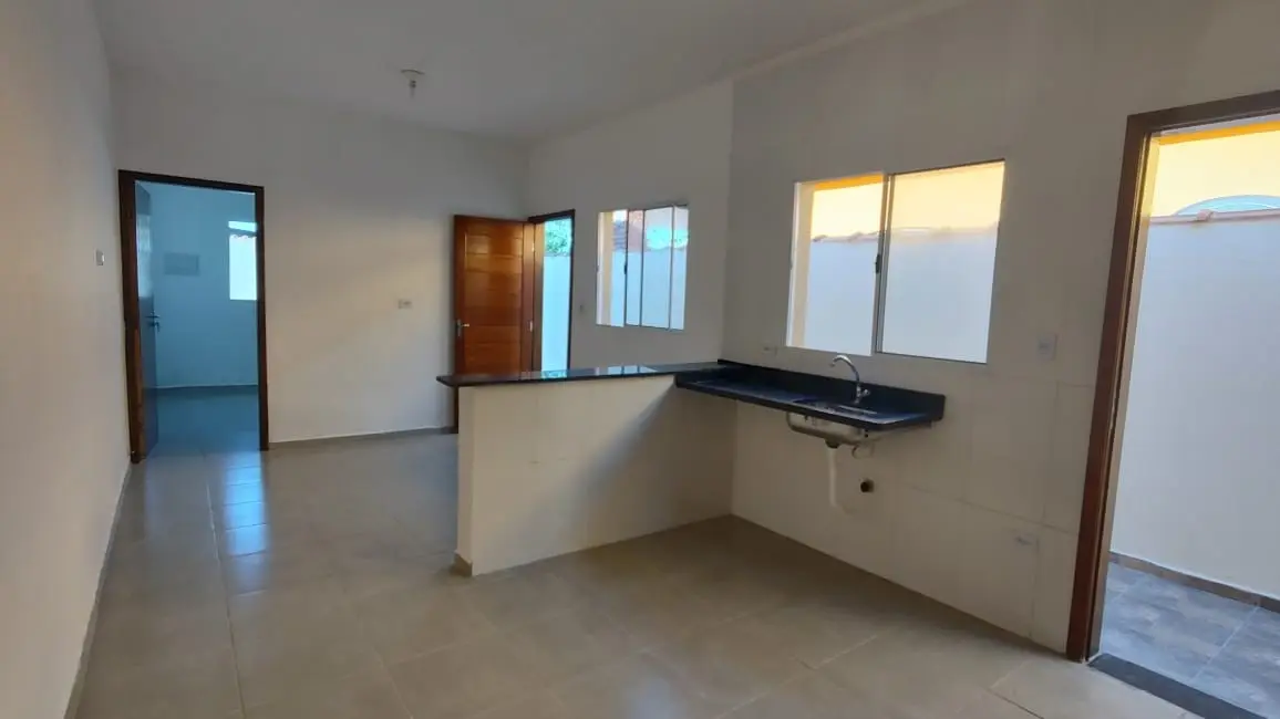 Foto 6 de Casa com 2 quartos à venda, 65m2 em Itanhaem - SP