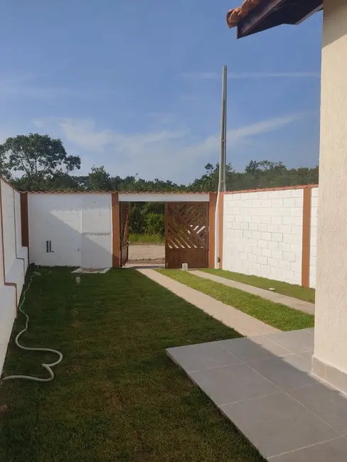 Foto 8 de Casa com 2 quartos à venda, 54m2 em Itanhaem - SP