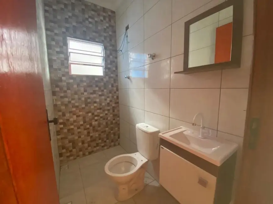 Foto 8 de Casa com 2 quartos à venda, 68m2 em Mongagua - SP