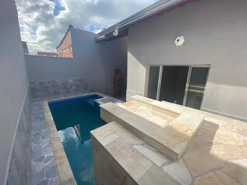 Foto 3 de Casa com 2 quartos à venda, 68m2 em Mongagua - SP