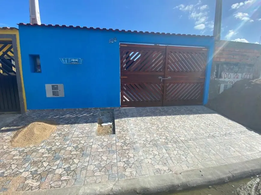 Foto 2 de Casa com 2 quartos à venda, 68m2 em Mongagua - SP