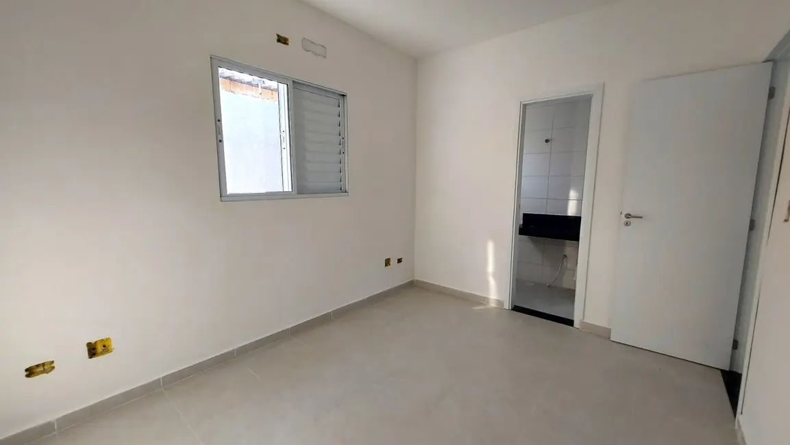 Foto 9 de Casa com 2 quartos à venda, 68m2 em Itanhaem - SP