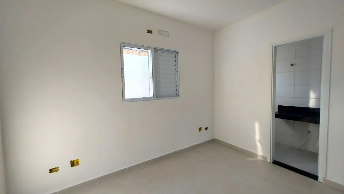 Foto 7 de Casa com 2 quartos à venda, 68m2 em Itanhaem - SP