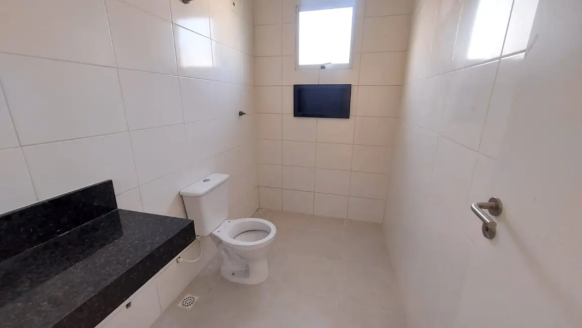 Foto 6 de Casa com 2 quartos à venda, 68m2 em Itanhaem - SP