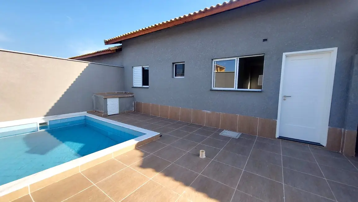 Foto 1 de Casa com 2 quartos à venda, 68m2 em Itanhaem - SP