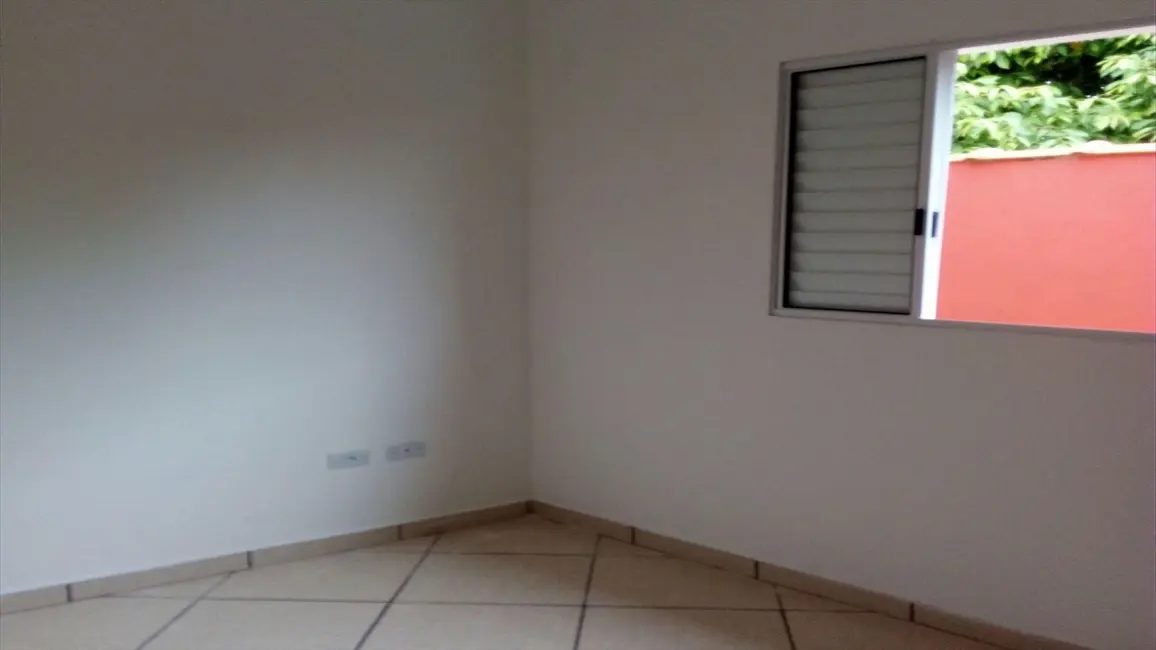 Foto 8 de Casa com 2 quartos à venda, 65m2 em Itanhaem - SP