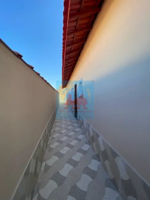 Foto 3 de Casa com 2 quartos à venda, 77m2 em Mongagua - SP