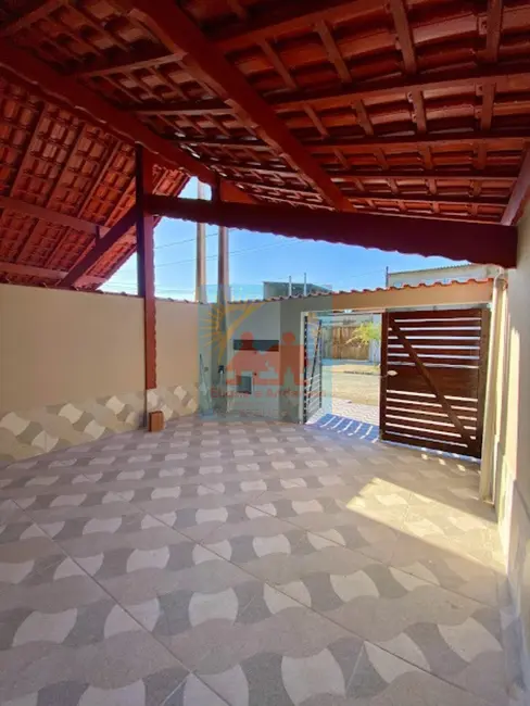 Foto 2 de Casa com 2 quartos à venda, 77m2 em Mongagua - SP